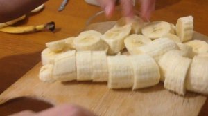 КАК СДЕЛАТЬ БАНАНОВЫЙ КОКТЕЙЛЬ ДОМА