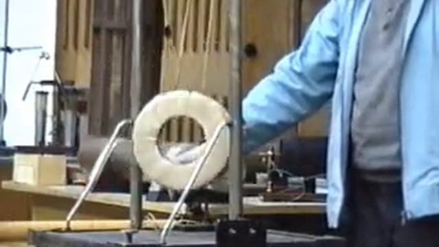 ЧК_МИФ_3_2_5_5_(ДЭ)_МАГНИТНОЕ ВЗАИМОДЕЙСТВИЕ КАТУШЕК ГЕЙМГОЛЬЦА смотреть онлайн