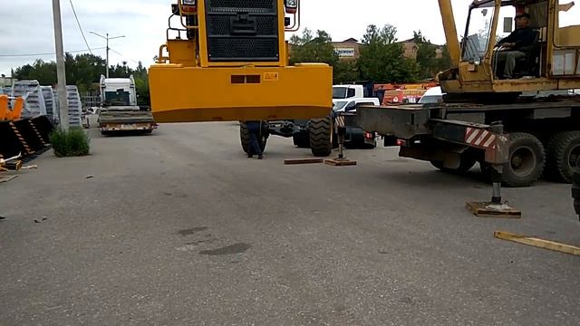 Сборка фронтального погрузчика LiuGong CLG855N после транспортировки Часть 1.mp4