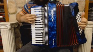 3448 - Blue Hohner Bravo III 72 Piano Accordion MM 34 72 $1199