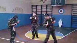 Военные танцуют