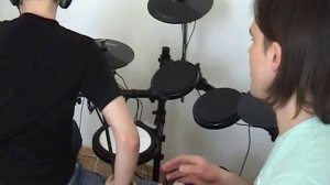 Alesis DM8 USB Kit видеообзор.