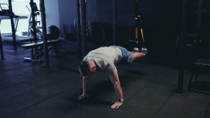 Планка на прямых руках с ногами в TRX/ TRX Plank