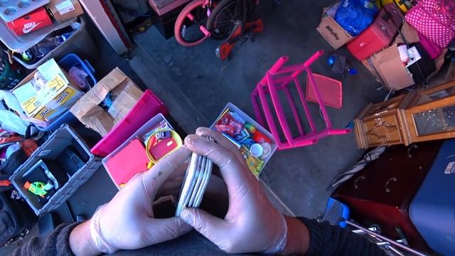 Нашли карточки Pokemon?Роботы-игрушки и много неожиданно дорогих находок! смотреть онлайн