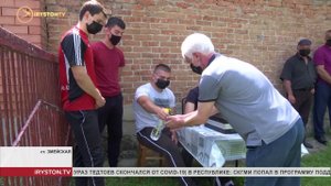 В Северной Осетии на траурных мероприятиях раздают индивидуальные средства защиты