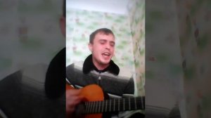 Девочка не надо слезы лить напрасно,под гитару