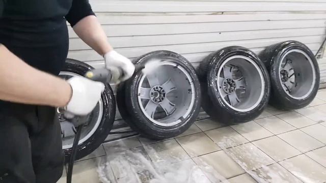 Мойка колес в рамках шиномонтажа