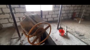 Сделали ванну для навоза, сарай для свиней! Навозоудаление в свинарнике! Свиноводство.