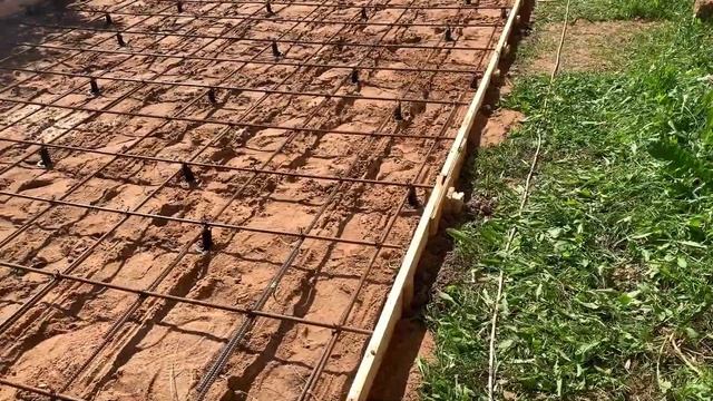 №907 Привезли АРМАТУРУ для ВЪЕЗДНОЙ площадки ? ЖДЁМ БЕТОН ? Жизнь на ДАЧЕ ? ЖАРА смотреть онлайн