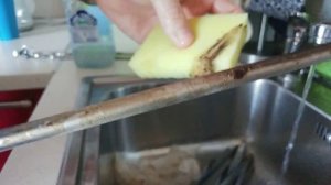 Легко отмыть шампуры от гари жира и присохшего мяса