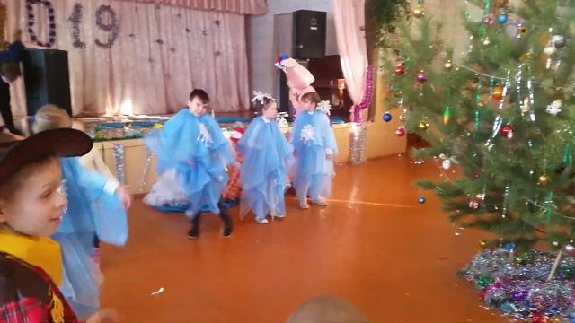 Новый год, Хлевное смотреть онлайн