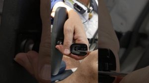 BL Mazda 3 (2009 to 2013): How to remove and replace the rear-view mirror.