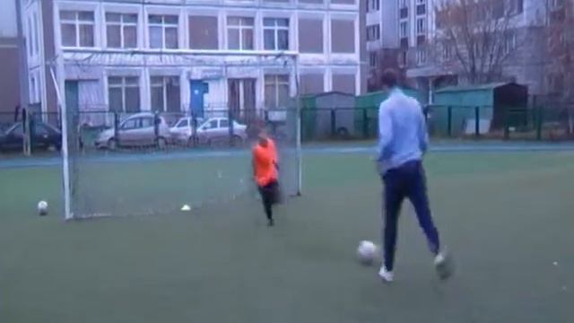 10) УПРАЖНЕНИЕ НА ОТРАБОТКУ БРОСКА В НОГИ НАПАДАЮЩЕМУ.avi смотреть онлайн