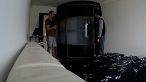 Угловая радиусная гардеробная в спальню на заказ