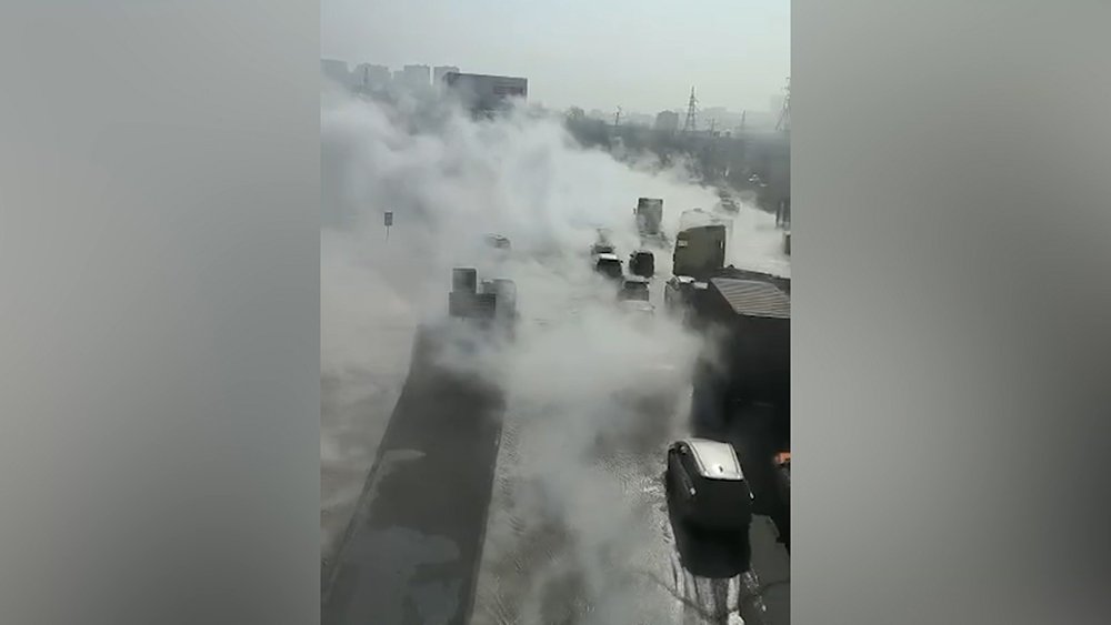 Во Владивостоке улицу залило кипятком из-за коммунальной аварии / События на ТВЦ