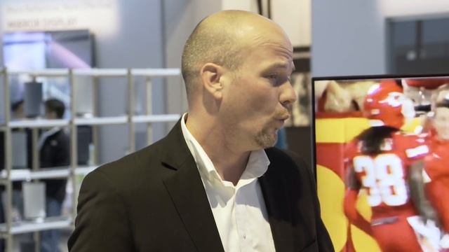 Samsung Smart Hub in Smart TVs | CES 2016 | Crutchfield video смотреть онлайн