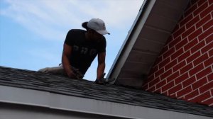 REMOVING IGUANAS LAYING EGGS in the ROOF of our HOME!