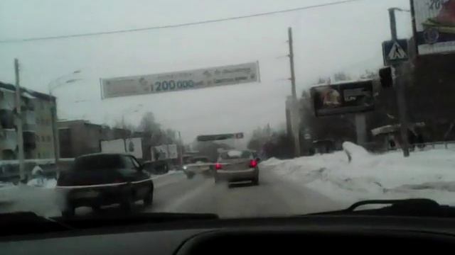 Еду в машине со своим батей.