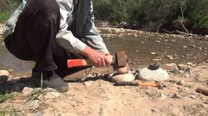 Есть камни которые магнитит магнит