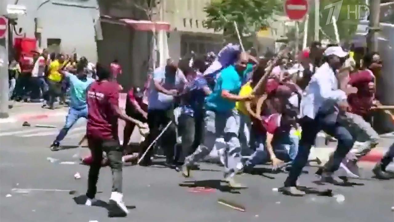 В Тель-Авиве идут ожесточенные столкновения между беженцами из Эритреи и полицией