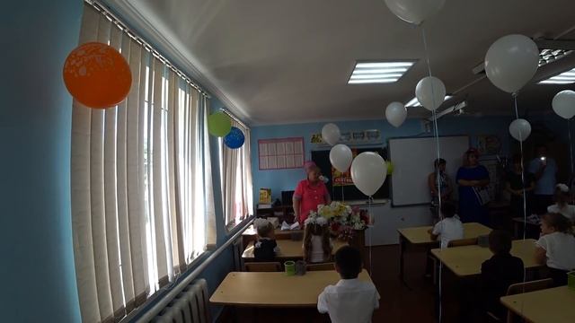 Первый раз, в первый класс!! Алиса идет в школу! Какие школы в поселках Краснодарского края? смотреть онлайн