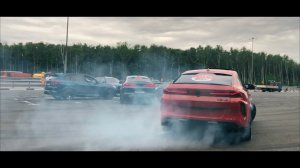 Эмок много не бывает. 5000+ ЛС. X5M F95 X6M F96. Дрифт вокруг парада XM. Как Вам такой формат видео?