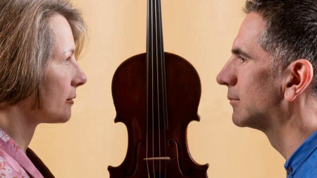 The Anglo-American Duo plays Clarke смотреть онлайн