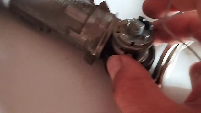 замена замка зажигания и личинки шкода. смотреть онлайн