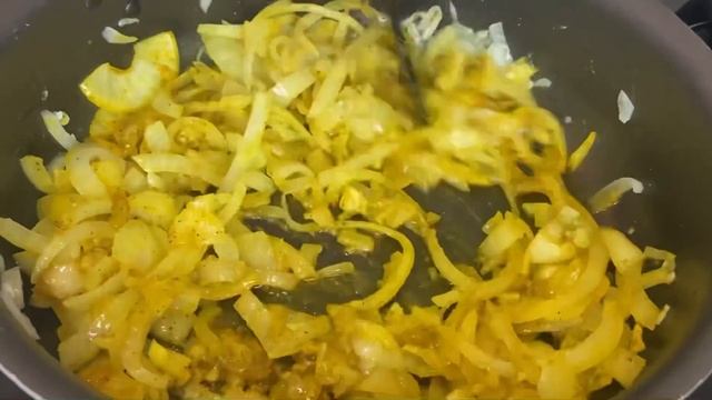 ГОСТИ БУДУТ В ВОСТОРГЕ!!! Как приготовить курицу в соусе из лука на сковороде смотреть онлайн