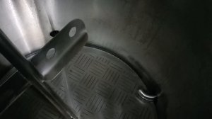 пвк 160 литров  с жёсткой обвязкой и промежуточныой ёмкостью .