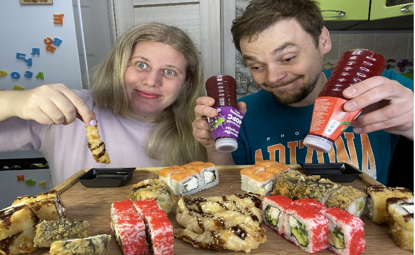 Сегодня у нас супер МУКБАНГ- роллы с морсом и креветками.