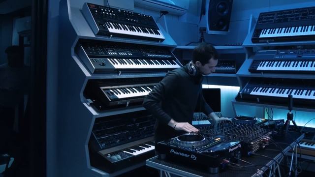 Maike Depas (Essential Mix Vol. 1) Hard Techno смотреть онлайн