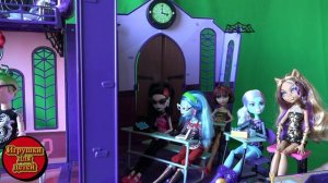 Мультик для девчонок, Играем в куклы Монстер Хай, Школа Монстров Эбби и Клодин куклы для девочек