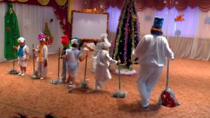 Танец Снеговиков в Детском Саду  Snowman dance in kindergarten #Ash888881
