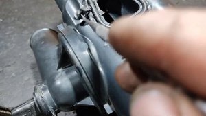 Течь охлаждающей жидкости Dodge Caliber 2007 1.8