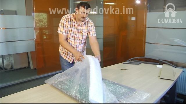 Упаковка зеркала для переезда с помощью защитного профиля, гофр картона и пузырчатой пленки смотреть онлайн