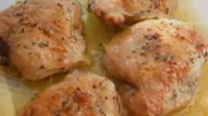 Рецепт - Куриные бедрышки под вишневым соусом