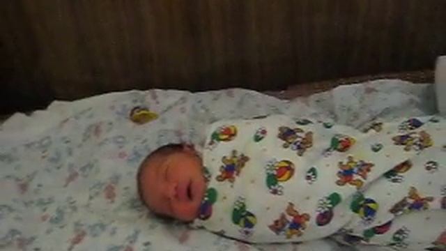 новорожденный.очень мило.avi смотреть онлайн