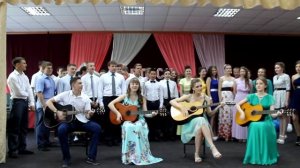 Как птенцы из гнезда мы выпали...