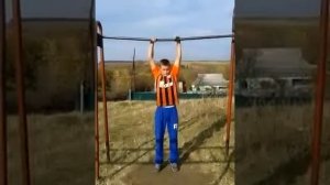 Простые трюки на турнике