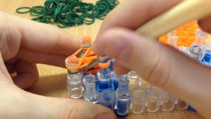 Браслет Тыквы из резинок на станке Rainbow Loom