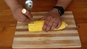 How to remove corn kernels in 1 minute, Simple trick, How to peel Sweet Corn fast and easy