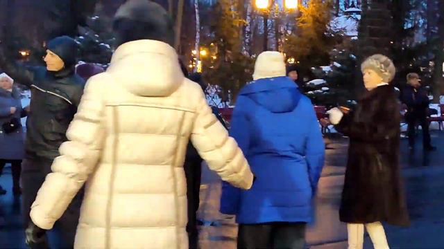 ПОВСТРЕЧАЛ ТЕБЯ Я НА СВОЁМ ПУТИ! ТАНЦЫ В ПАРКЕ ГОРЬКОГО ХАРЬКОВ ПРИЯТНЫЕ ВОСПОМИНАНИЯ смотреть онлайн