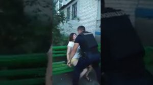 Полиция ставит на колени девушку ломает руки не пускает к ребёнку избивает пенсионерку