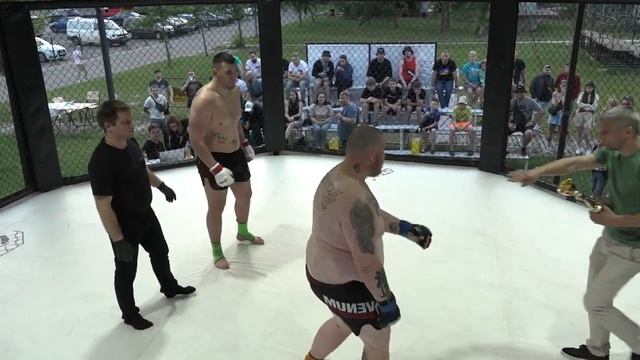 Мишка ушел в зимнюю спячку? Мои первые серевнования! смотреть онлайн