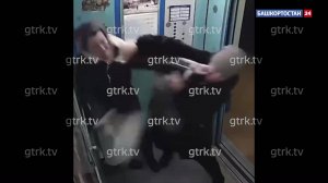 "Сделала замечание из-за шумного ребенка": драка соседей в лифте жилого дома в Башкирии попала на ви