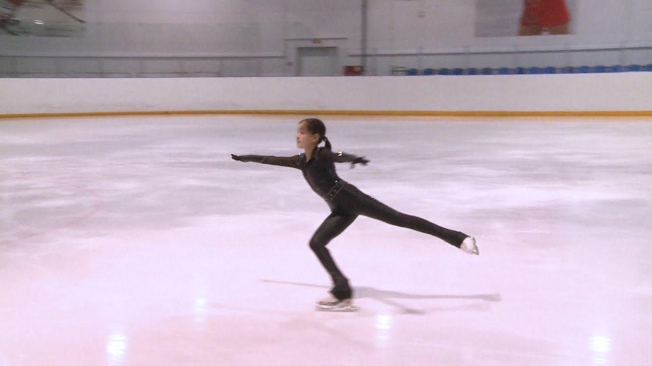 Спорт вокруг фигурное. Фигурное катание соревнования. Зимние виды спорта фигурное катание. Соревнования по фигурному катанию воронеж. Фигурное катание на коньках.