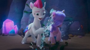 Portrait Day (Portrait of a Princess) | MLP: Make Your Mark [HD]