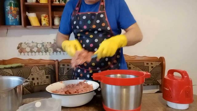 Варенокопченая колбаса 