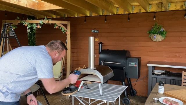 Flame Grilled Ribeye Steak on the Ooni Karu смотреть онлайн